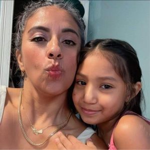 Meet your Posher, Lucy